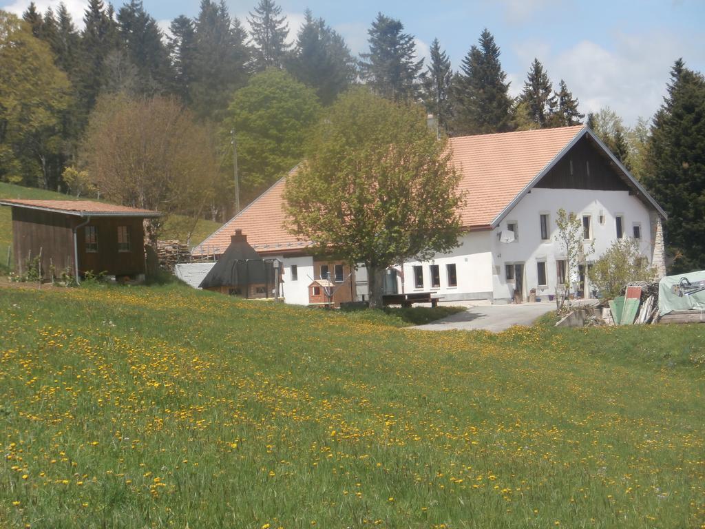 B&B La Ferme De Pouillerel La Chaux De Fonds Buitenkant foto