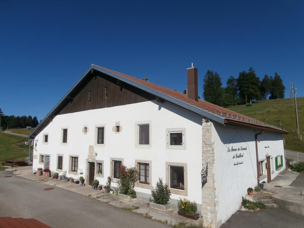 B&B La Ferme De Pouillerel La Chaux De Fonds Buitenkant foto