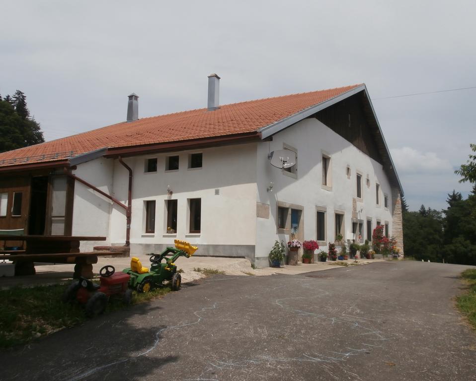B&B La Ferme De Pouillerel La Chaux De Fonds Buitenkant foto